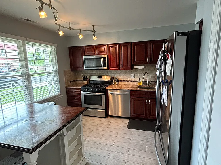 233 Lafayette Dr — Photo 13