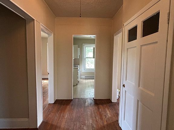 4th image of 84 E Strasburg Rd Front 4