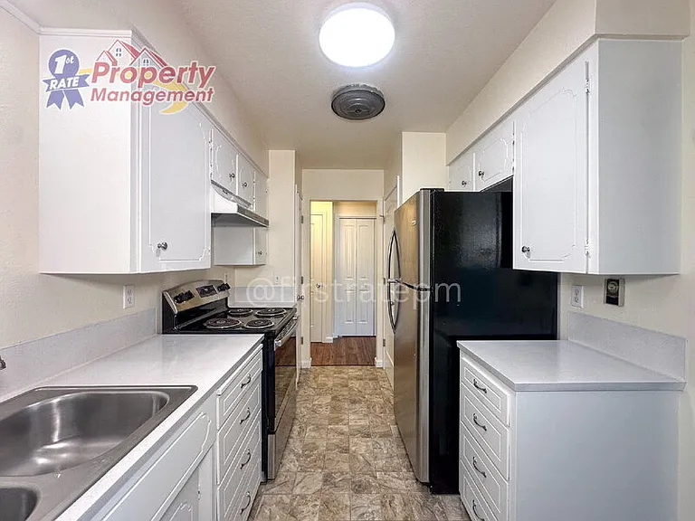 1824 N Crestmont Dr — Photo 6