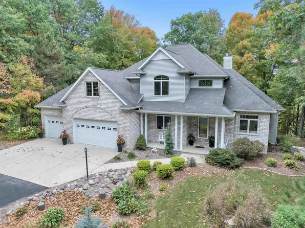 3090 Hawk Ridge Trl, Suamico, WI 54313