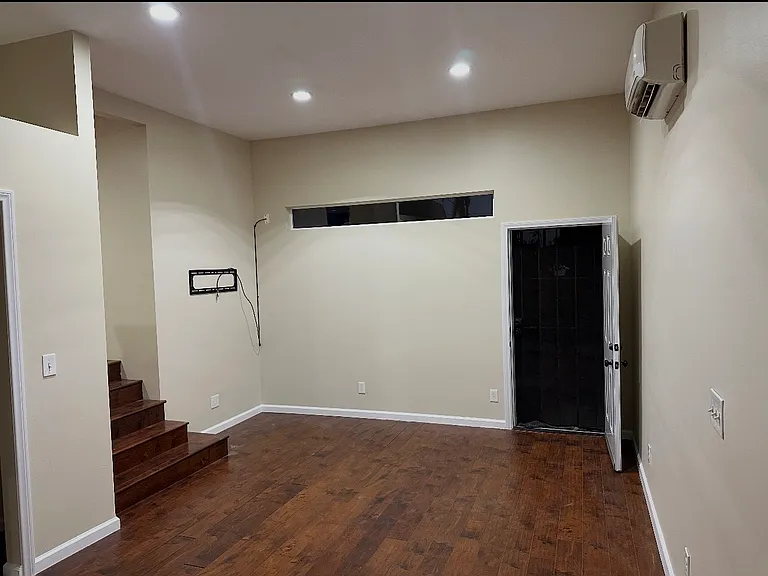 3933 Marine View Ave #A — Photo 1
