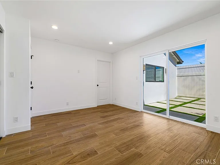 5706 Burnet Ave — Photo 10
