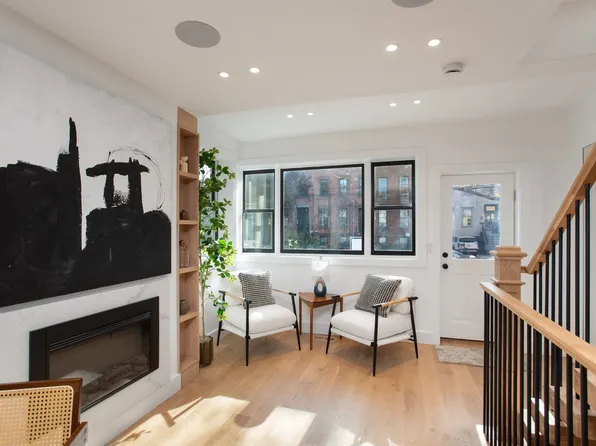 274 7th Street image 1 of 40