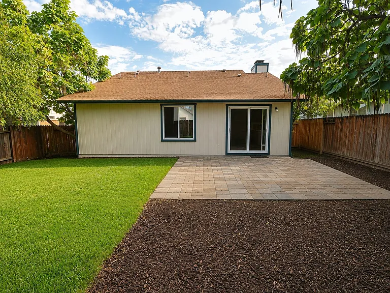 2212 Wabash Cir — Photo 11