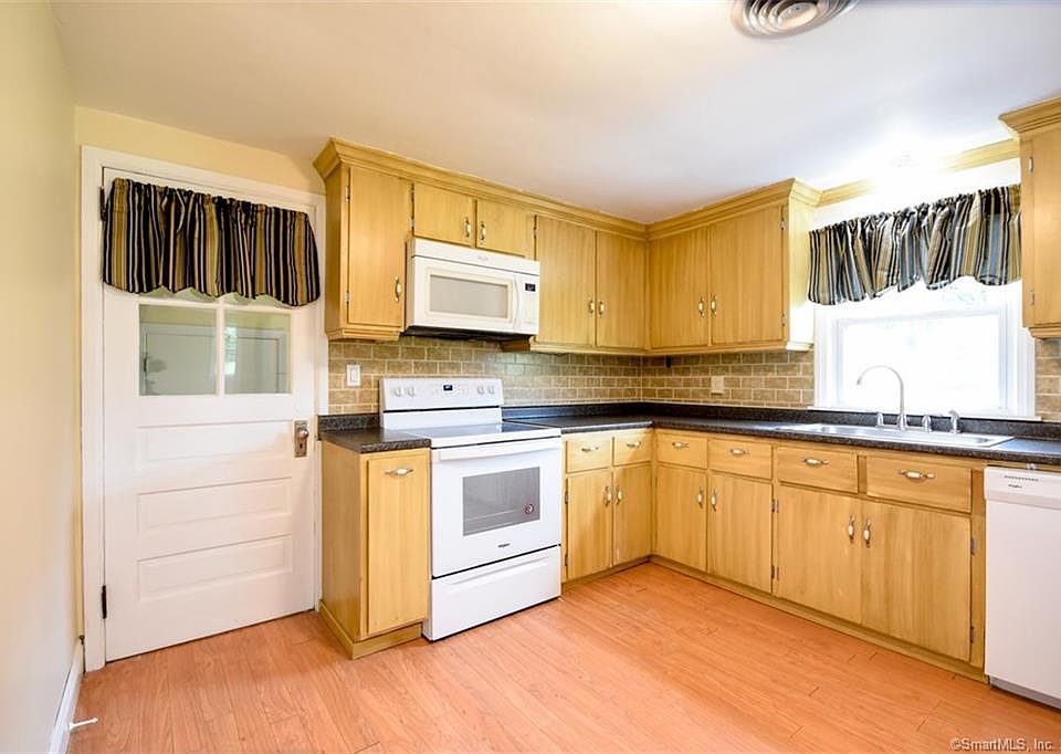 28 Evergreen Rd, Cromwell, CT 06416 Zillow