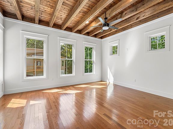 4th image of 114 Walker St