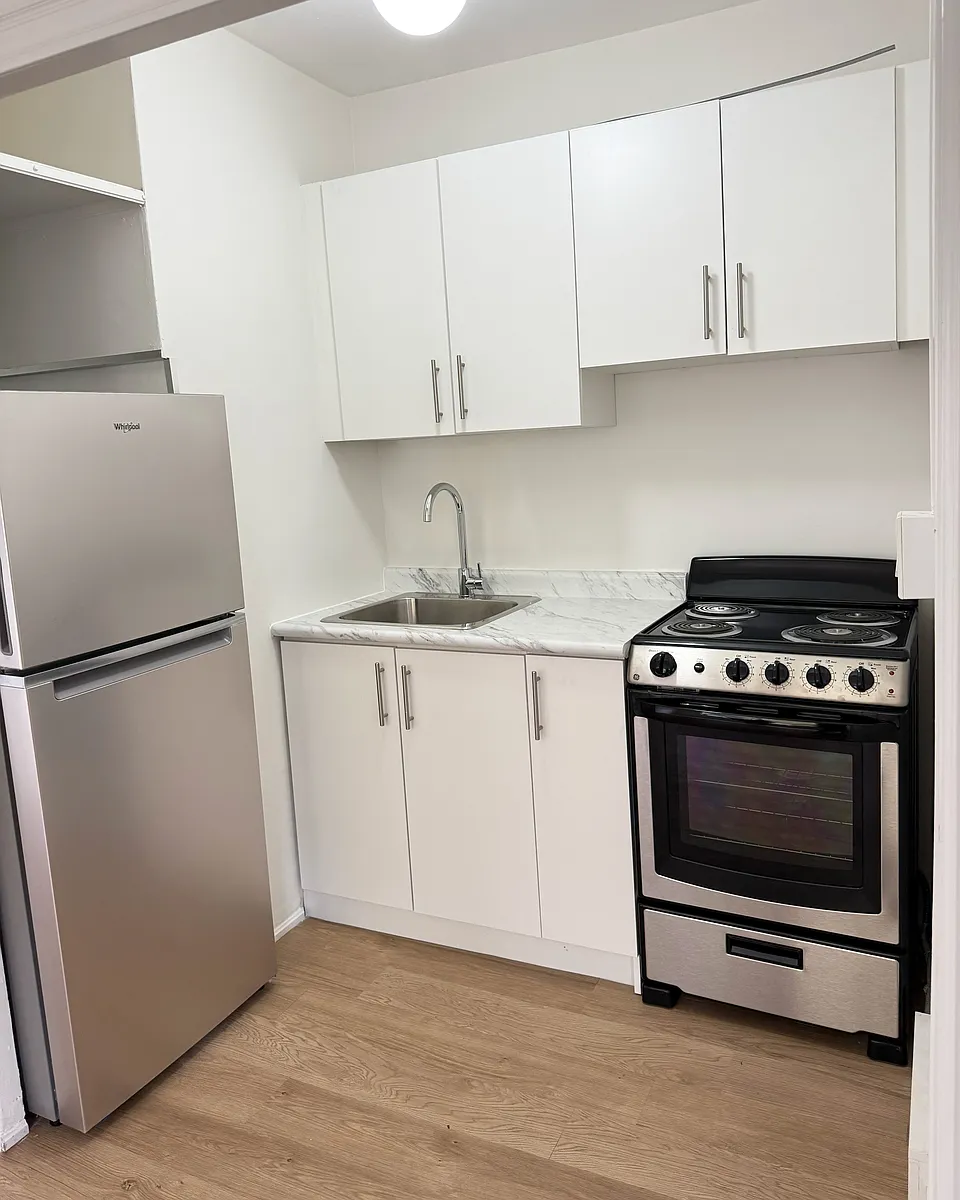 Building Photo - 44 Balliol St #34