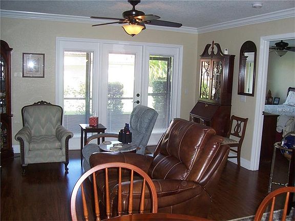 4th image of 601 Gallery Dr APT 3