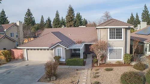 2559 E Dennis Ave Photo 1
