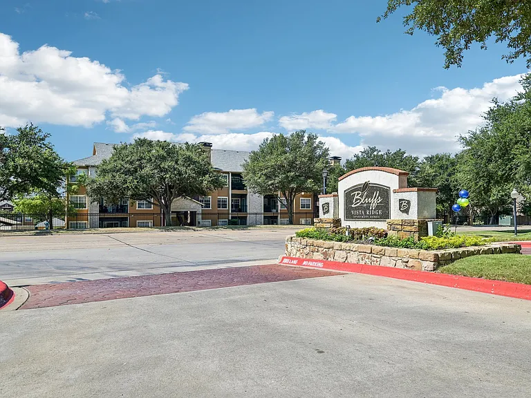 The Bluffs at Vista Ridge — Photo 42