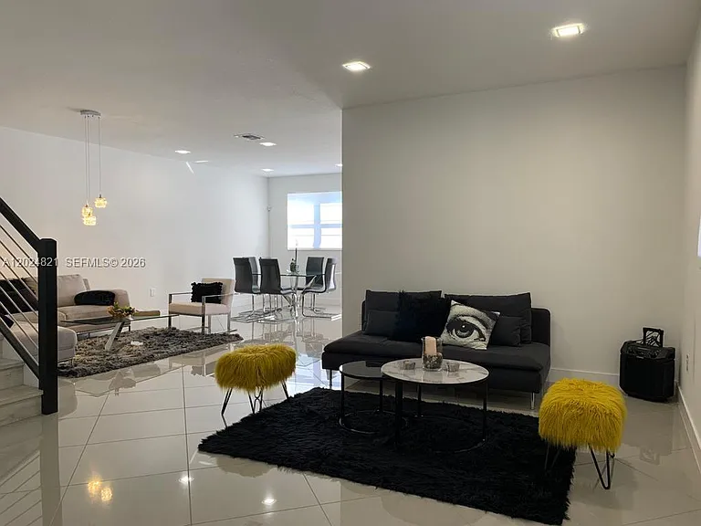 10510 NW 78th Ter #10510 — Photo 4