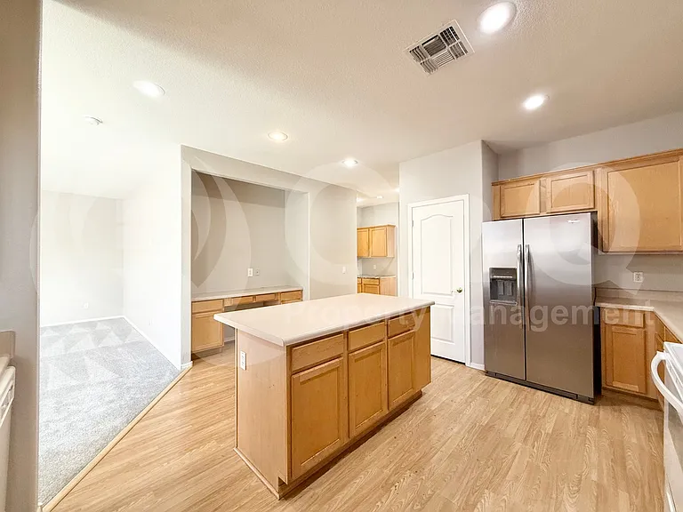 5310 E Hilton Ave — Photo 10