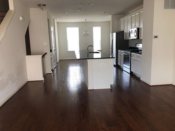 2nd image of 18421 Woodhouse Ln