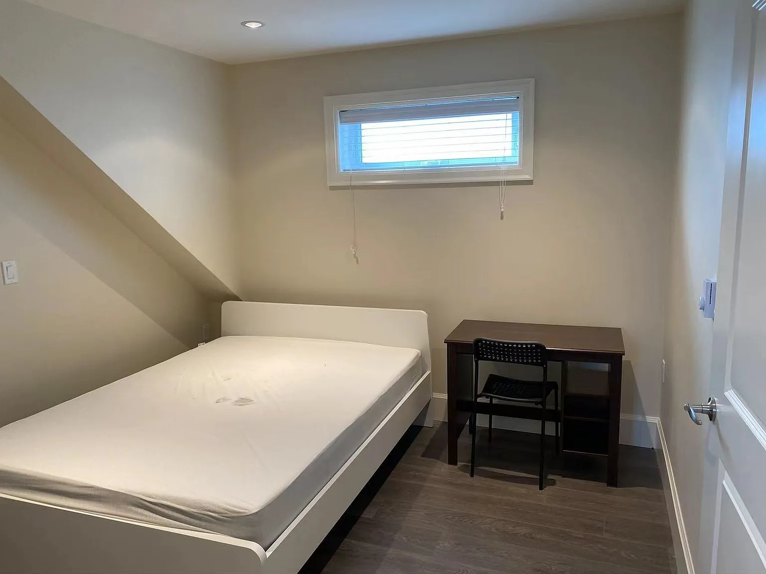 3 bed, 800 sqft, $2,500 — Photo 3