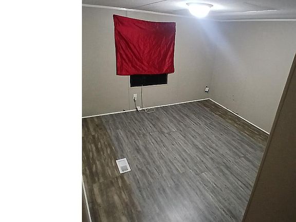 5th image of 406 Windsong Dr
