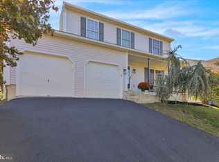 4536 Delmar Dr, Reading, PA 19606