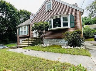 89 Merrill Ct, Woonsocket, RI 02895