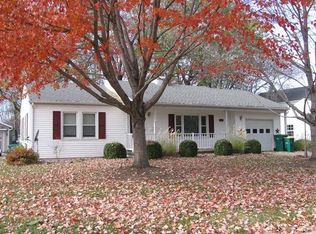 708 Memorial Dr, Macomb, IL 61455