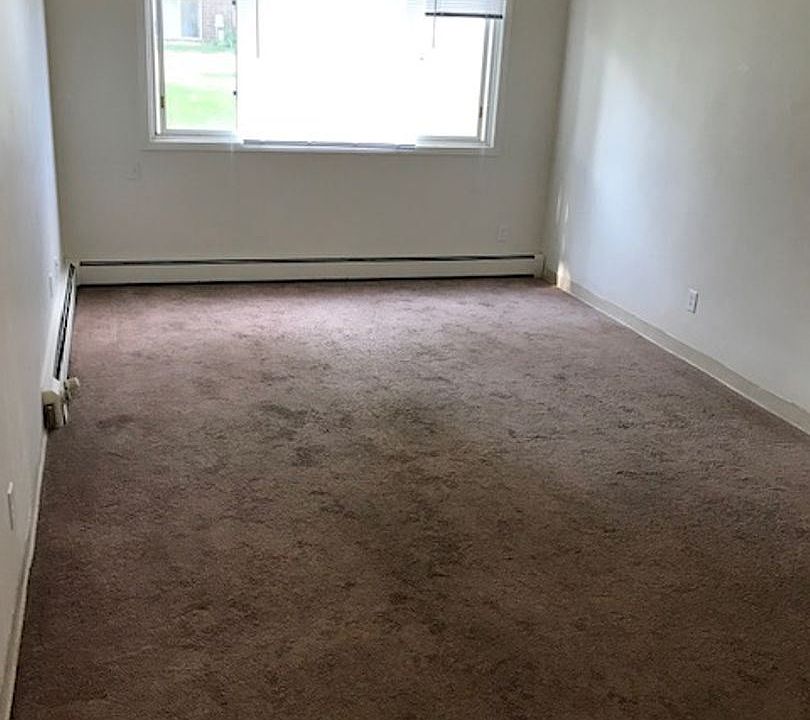 1st image of 300 W 33rd St APT 12