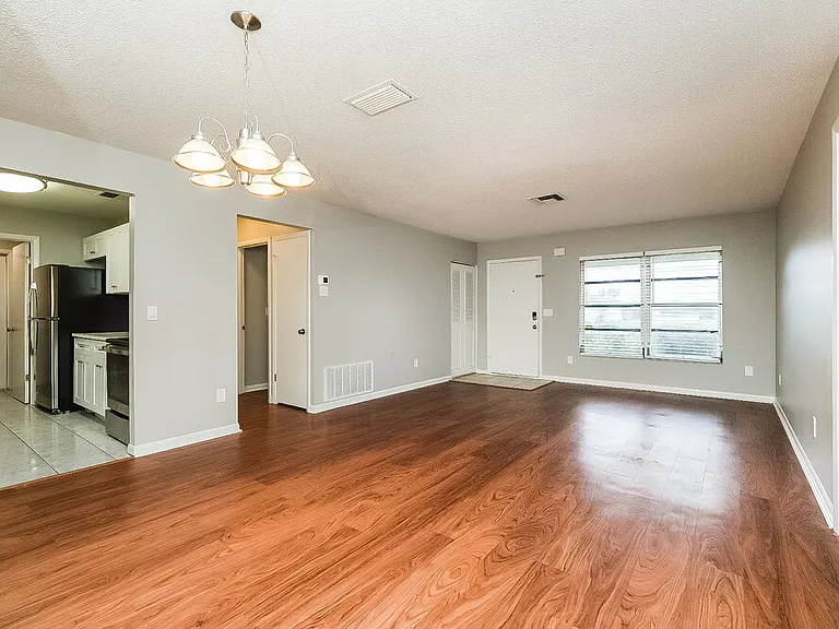 9350 Bayside Ct — Photo 5