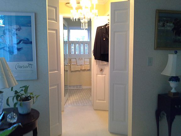 Master Bedroom w/i closet