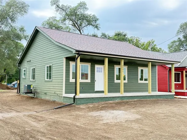 2531 Shaw St, Des Moines, IA 50317