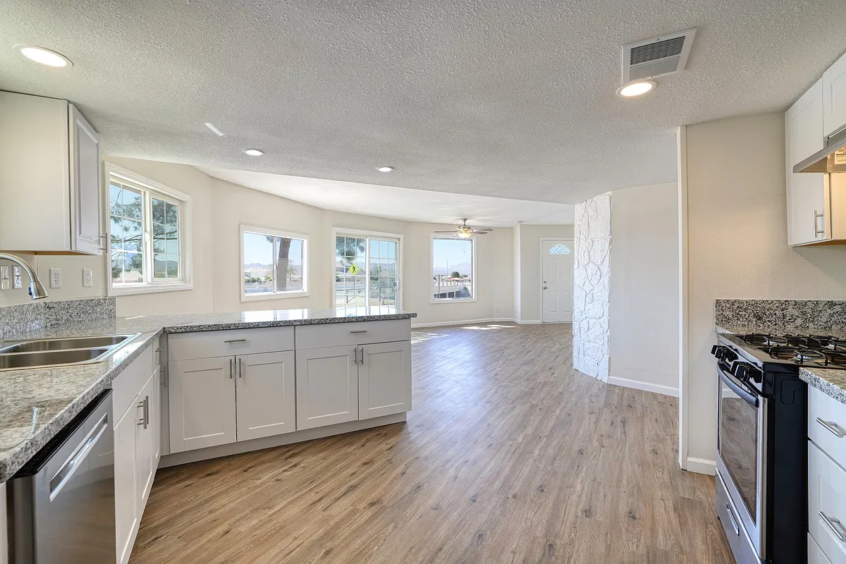 Building Photo - 26804 Silver Lakes Pkwy