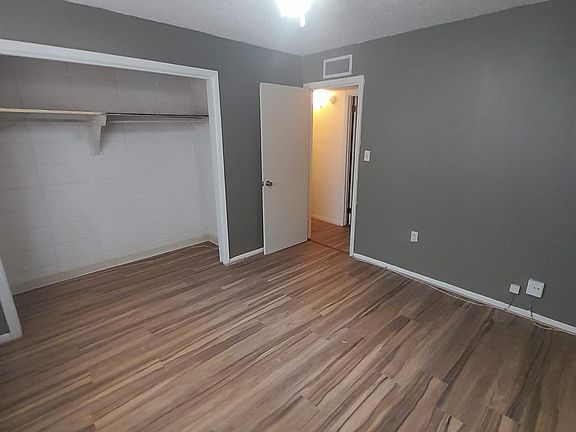 2nd image of 72001 Kentucky Ave #17