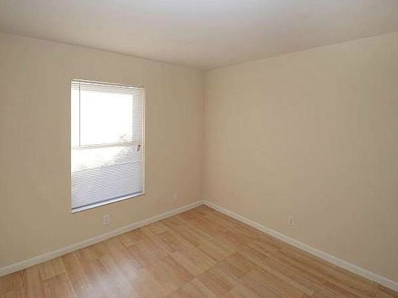4th image of 2731 NW 26th St