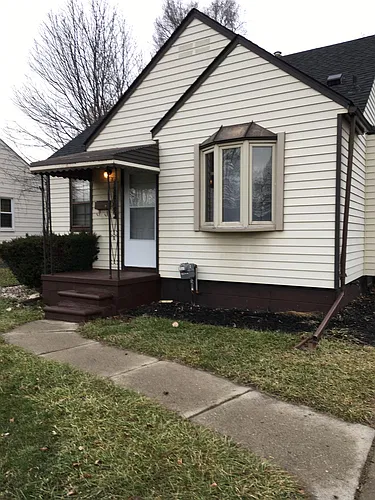 14989 Lincoln Ave Photo 1