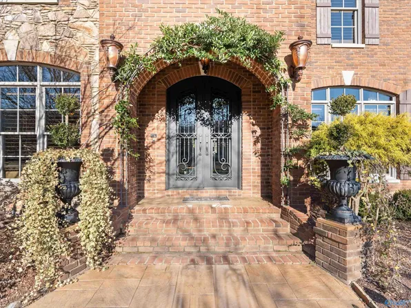 46 McMullen Ln SE, Gurley, AL 35748