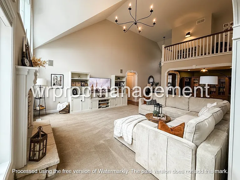 1379 Castlebury Dr — Photo 12