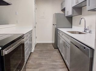 Alba Gardens, Kent, WA 98031