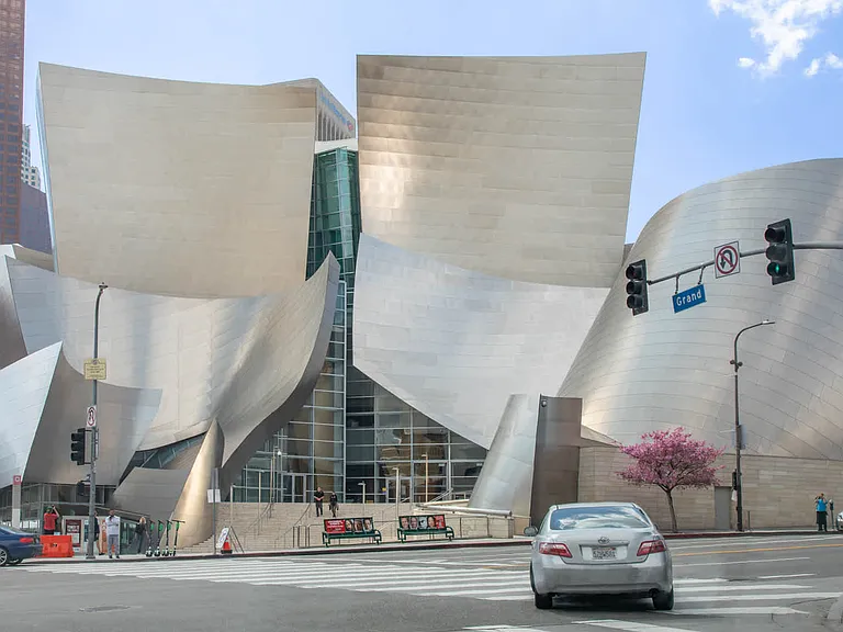 Nearby Landmarks like the Walt Disney Concert Hall