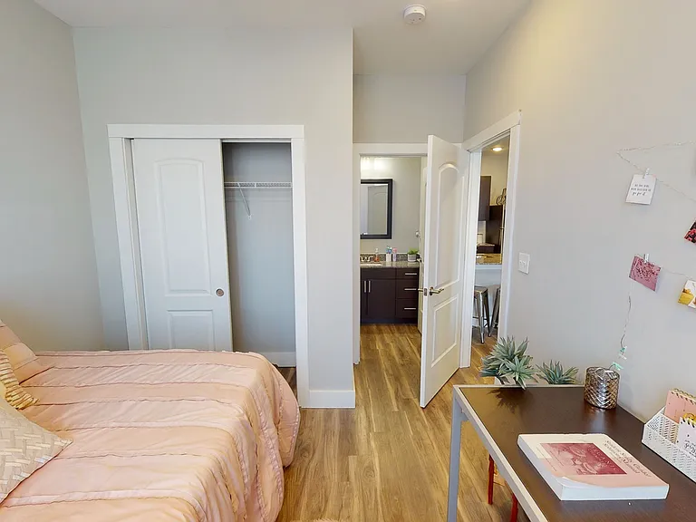 The-Quarters-Bloomington-4-BED-4-BATH-Bedroom-8
