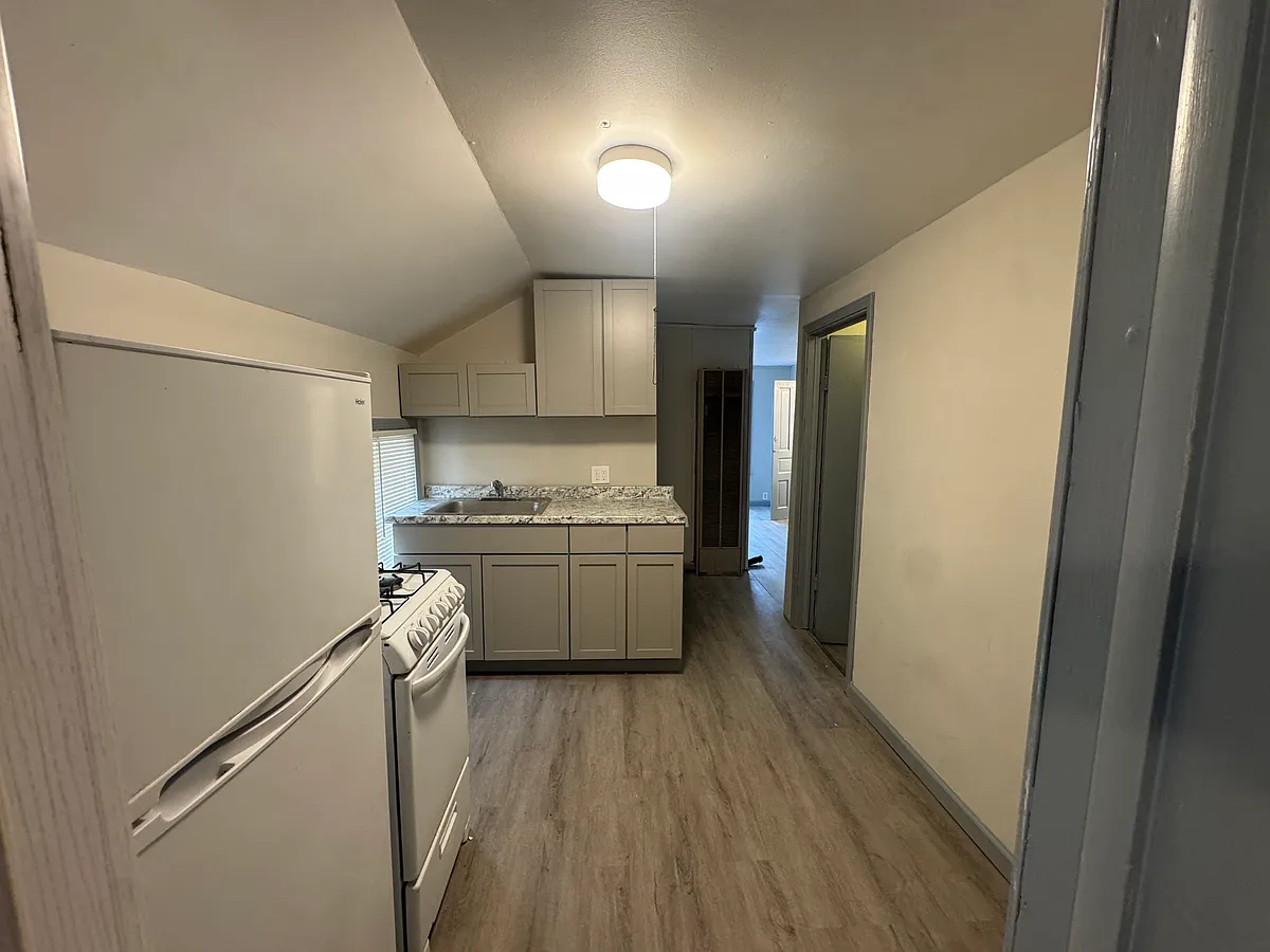 Building Photo - 93 Delaware St #4