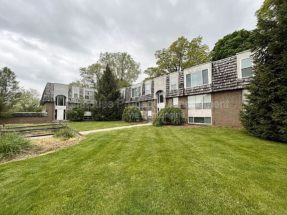 2nd image of 1326 Leonard St NW APT 14