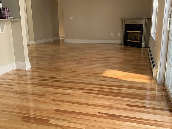 2nd image of 124 Grandview Dr