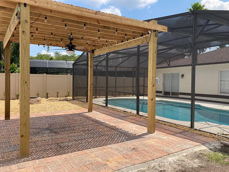 11318 Carabelee Cir — Photo 32