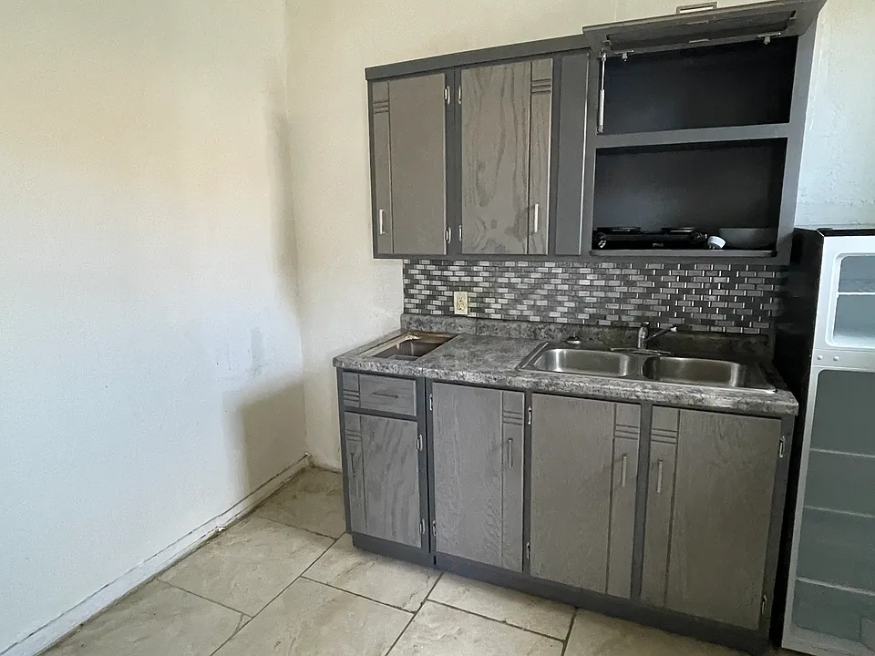 515 E Nevada Ave #1