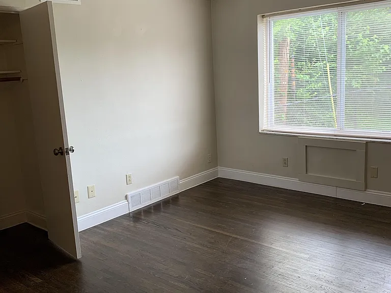 4318 Walker Ln — Photo 15