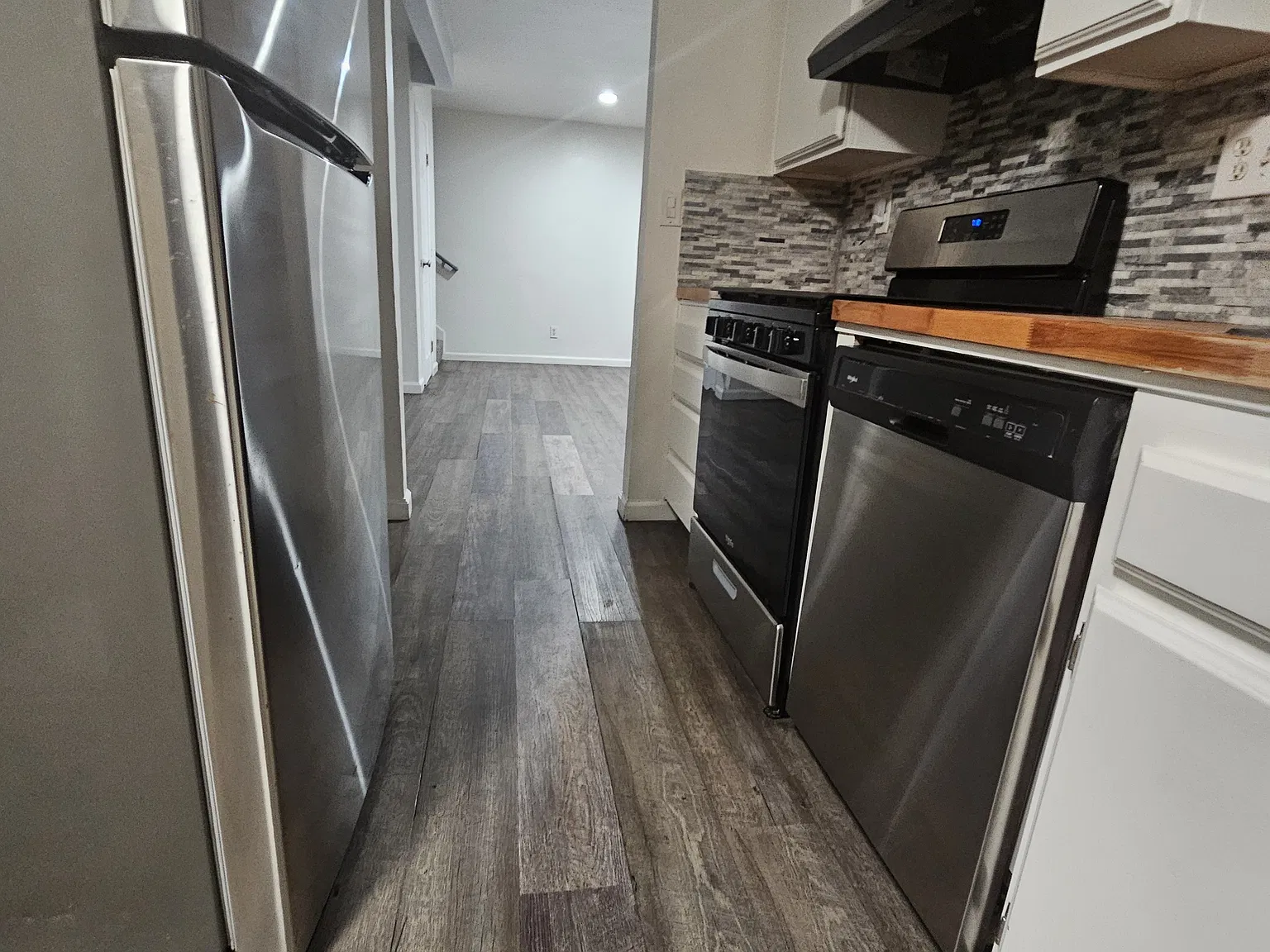 4446 Benfield Ct — Photo 2