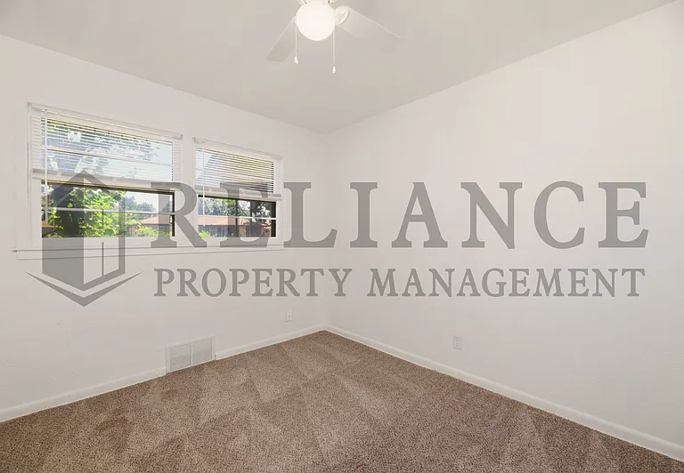 2425 N Marigold Ln — Photo 35