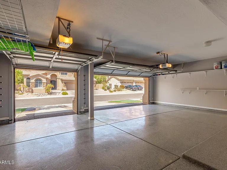 1211 E Desert Flower Ln — Photo 46