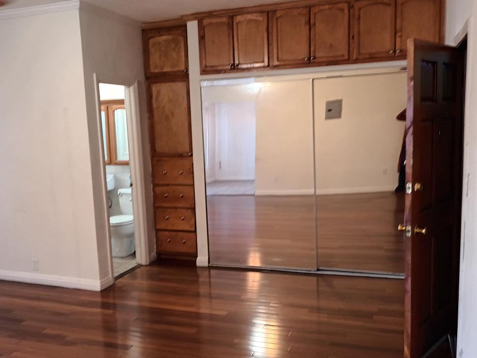 1st image of 1422 N Kingsley Dr #103