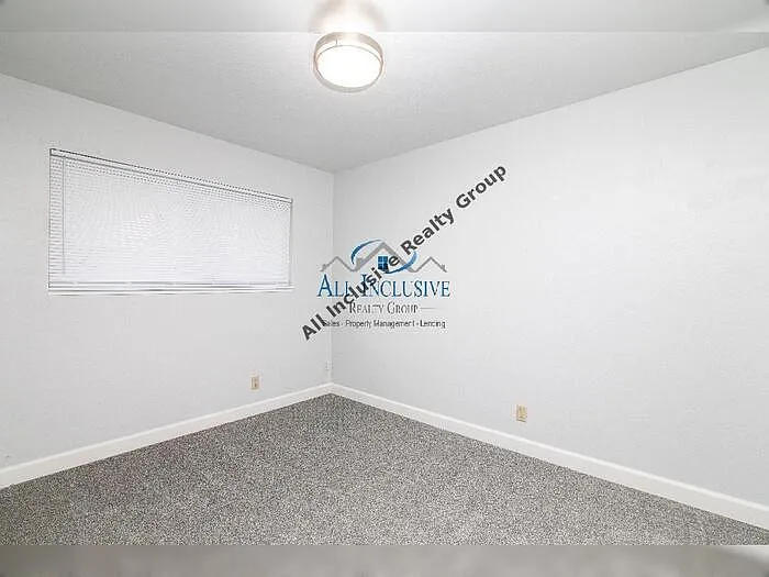 2710 Lerwick Rd — Photo 10