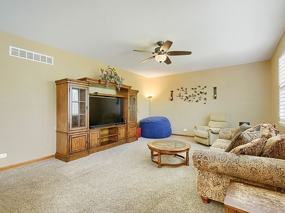 5th image of 908 Angelica Cir