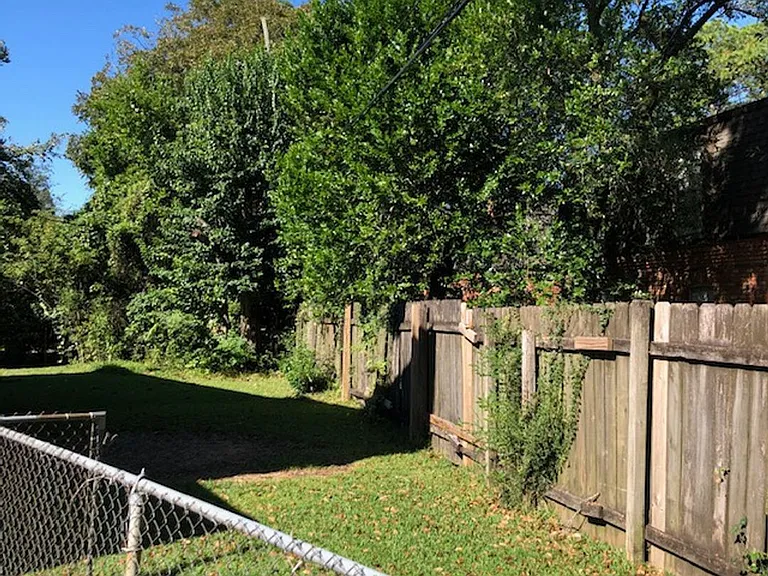 2525 Olive St — Photo 12