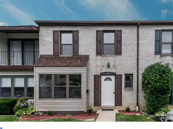 11 West Ct, Wilmington, DE 19810