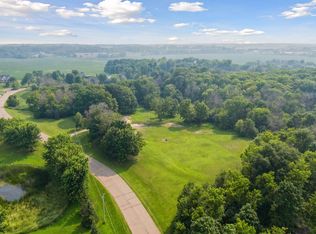 2211 Heritage Trl, Maple Plain, MN 55359